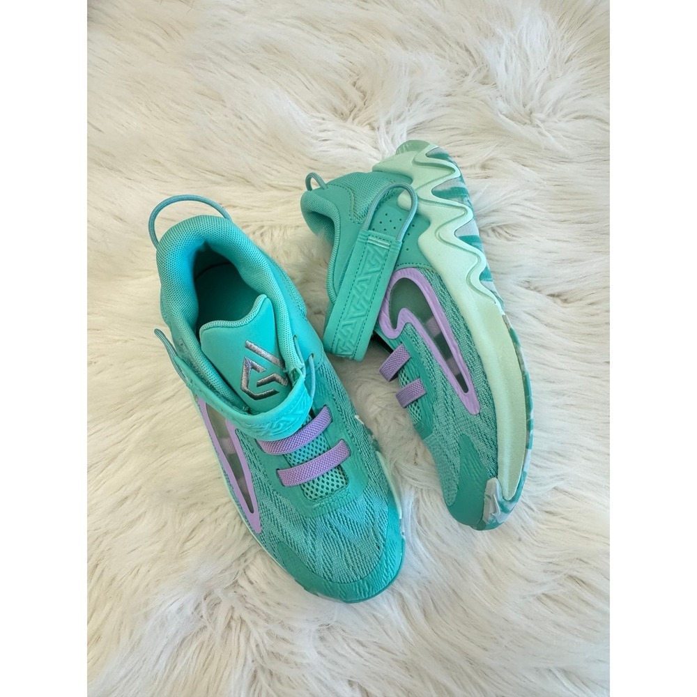 Nike Giannis Immortality 2 Mint Purple size 2Y